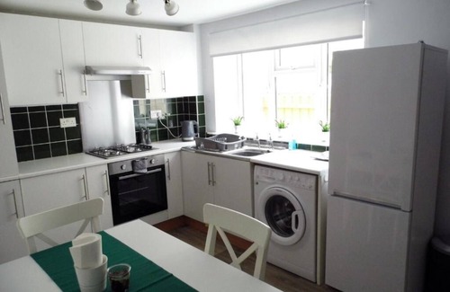 Bampton Cottage | Serene 2-bedroom cottage with WiFi in picturesque Bampton