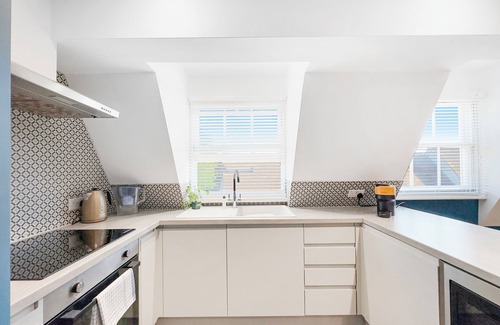 Bishop's Stortford Apartment | Serene 2BR Retreat in Bishop's Stortford
