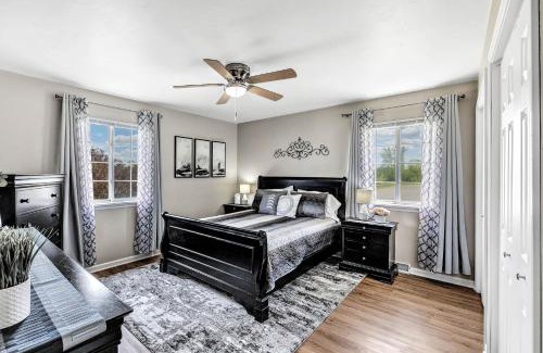 De Pere House | Serene 3 Bedroom Home, NRM, Wi-fi, Parking, Queen Bed