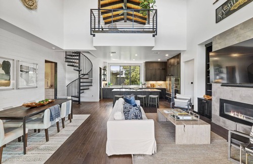 Spicewood House | Serene and luxurious home. Hot Tub! Dog-friendly.nPeloton Bike + & Treadmill