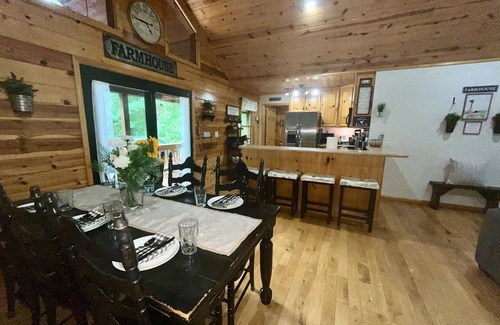 Unaka Cabin | Serene Blue Ridge-Ocoee cabin, FULL porch, fireplace, pool table, pet friendly