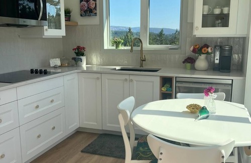 Otter Point House | Serene Forest Retreat