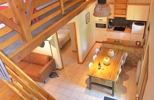 Cussac House | Serene holiday home with private terrace
