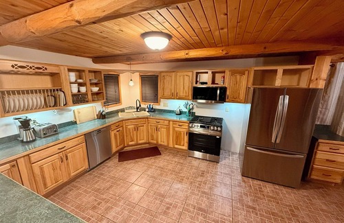 La Porte Cabin | Serene Log Cabin Forest Retreat