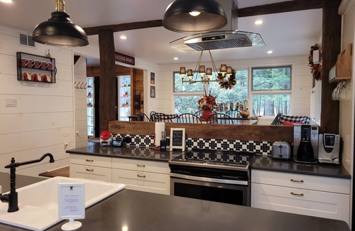 Laughlintown Cottage | Serene Mountain Cottage on banks of McCullen Run Stream