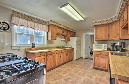 Saxton House | Serene Saxton Lodge 7 Mi to Lake Raystown!