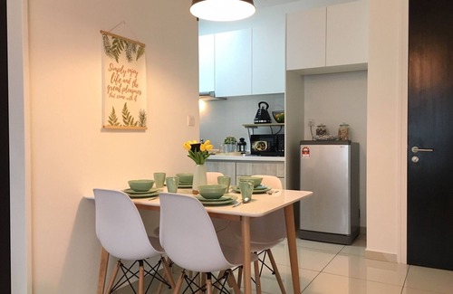 Cyberjaya Apartment | Serene Stay @ Cyberjaya with Netflix | Near KLIA