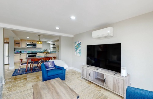 Herald Harbor House | Serene waterfront home with kayaks, paddle board, grill, firepit, W/D, and AC
