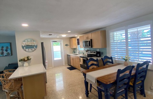 Sarasota House | Serene yard and pool, 1 mile to beach, pets OK, patio TV, Kayaks