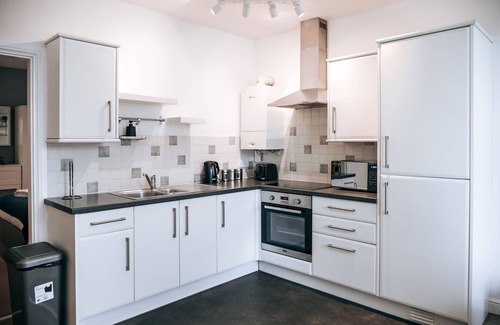 Bournemouth City Centre Cottage | Serenity - an apartment that sleeps 4 guests in 1 bedroom