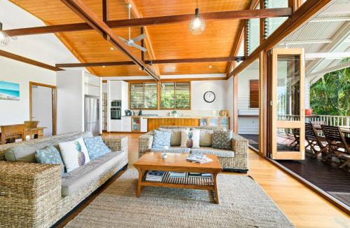 Mudjimba House | Serenity - Mudjimba - Pet Friendly Holiday Home