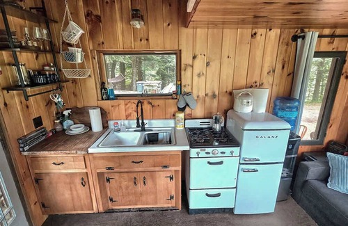 Glenfield House | Serenity Point Dome-Romantic Escape Private Pond