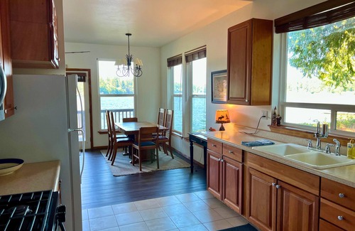 Eatonville House | Serenity Shores: Lakefront Vacation Home with Indoor Playhouse!