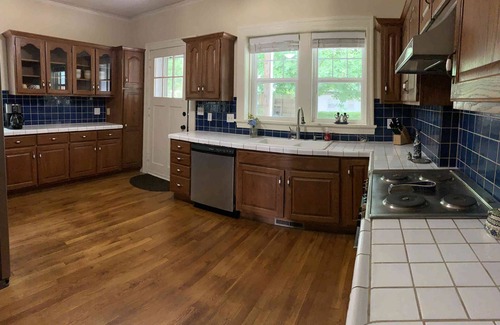 Cape Girardeau House | Serenity South - Gardens, River-Views, and Refreshing Space