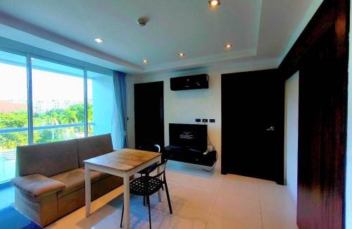 North Pattaya Apartment | Serenity Wongamat Condominium 413