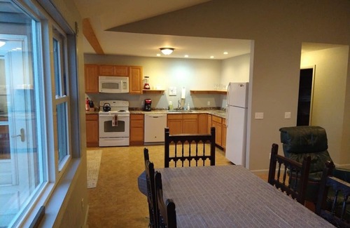 Town of Torrey House | Serenity Zen House on Seneca Lake - Pet Friendly
