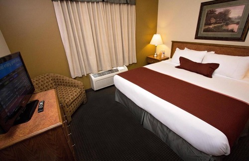 Drayton Valley Hotel | Service Plus Inns & Suites Drayton Valley
