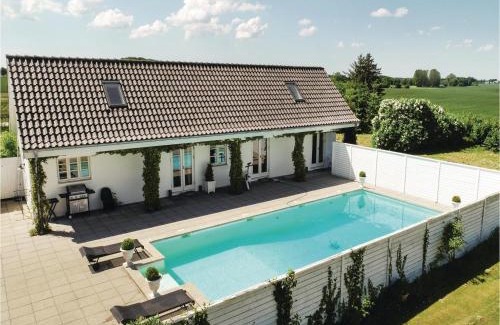 Ryslinge House | Seven-Bedroom Holiday Home In Orbak