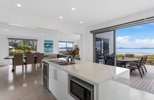Seven Mile Beach House | Seven Mile Beach House Surf Hike Golf