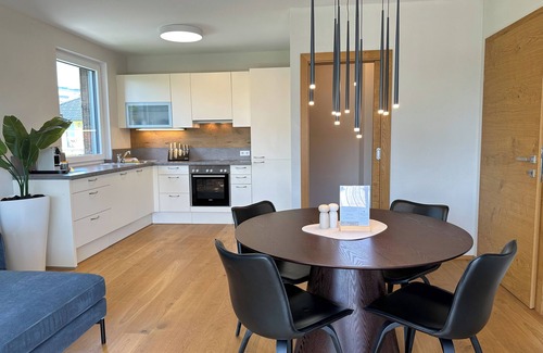 Seekirchen Markt Apartment | "Seven" – Premium Apartments Seekirchen, Modern 2-Bedroom Apartment with Balcony