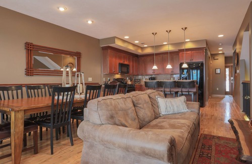 Champion House | Seven Springs - Southwind Ski-in Ski-Out Mountaintop Townhouse