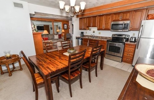 Champion Condo | Seven Springs Stoneridge 3 Bedroom Standard Condo, Mountain Views! by RedAwning - Save 10% on 3 Nights, 15% on 5 Nights!