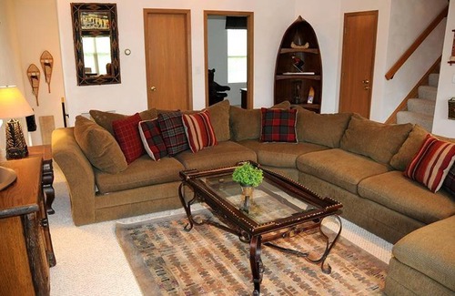 Seven Springs Apartment | Seven Springs Woodridge 4 Bedroom Premium Condo, Sleeps 10, Deck with Mountain Views condo