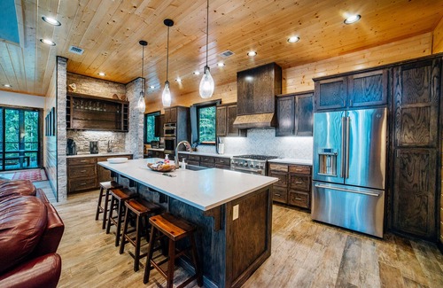 Broken Bow Cabin | Seven Story Mountain Lodge, The name says it all!