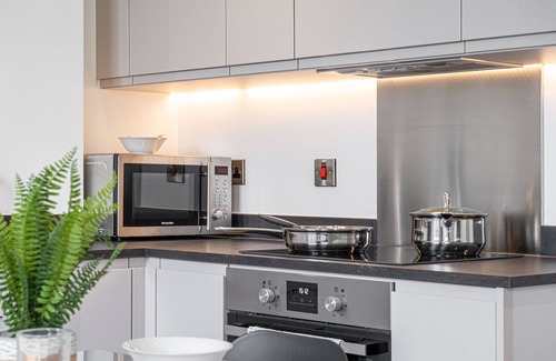 Barnt Green Apartment | SevenStays Residences Solihull - NEC/Airport
