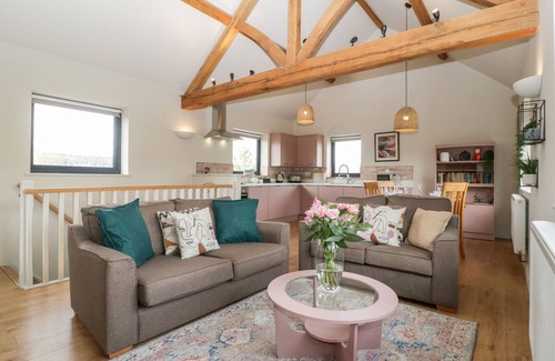 Longhope Cottage | SEVENWOODS VIEW, pet friendly, character holiday cottage in Longhope