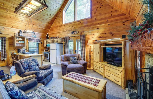 Sevierville Cabin | Sevierville Cabin w/Wraparound Deck + Lake Access