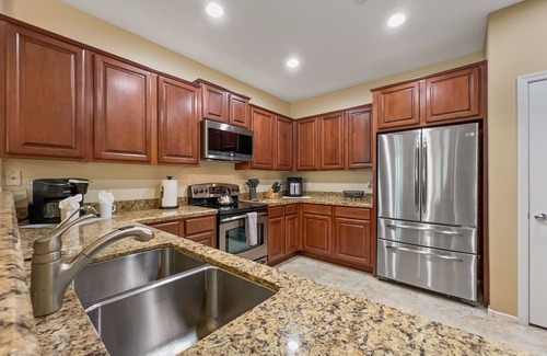 Seville House | Seville 4 beds + Office and Heated Pool, Fire Pit! 30 Night Min.