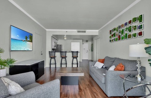 Coconut Grove Condo | SF Spectacular Bay View 1 bed 2 baths in Grove