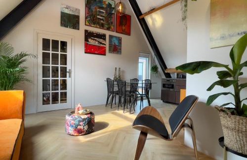 Franeker Apartment | Sfeervol appartement 'Le Boulanger' in Franeker.