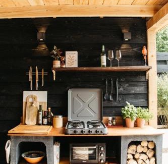 Heerenveen Bed & Breakfast | Sfeervol Tiny House met luxe jacuzzi & tuinkamer