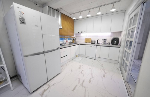 Seongbuk-dong House | SG Tailored Serviced Home 5 MIN walk from Hansung univ. stn