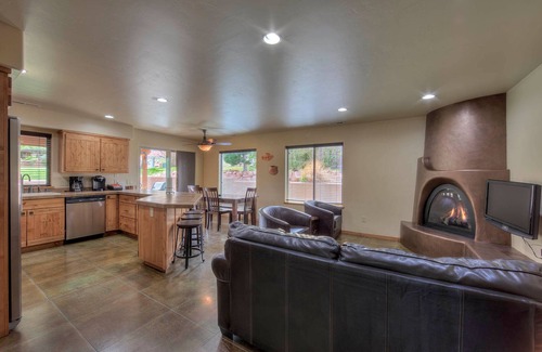 Moab South Valley House | Sg1 Luxury Private Hot Tub Oasis, Near Arches National Park, Sleeps 6-8.