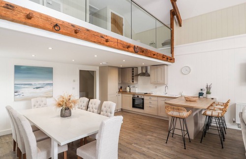 Holyhead Cottage | SGUBOR, pet friendly, luxury holiday cottage in Valley