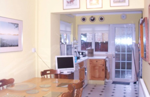 Baglan House | Sha's Pad, Room 1, Sleeps 2 people- twin beds, private on- suite shower room.