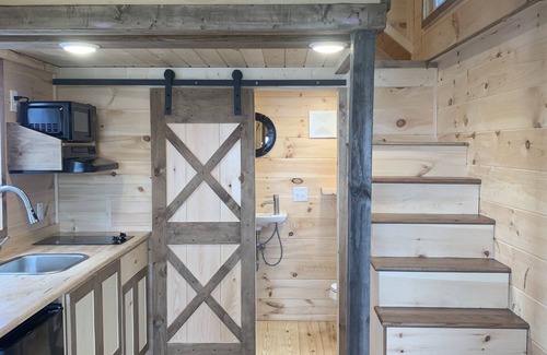 Bellevue Cabin | Shady Haven - Tiny Home 1