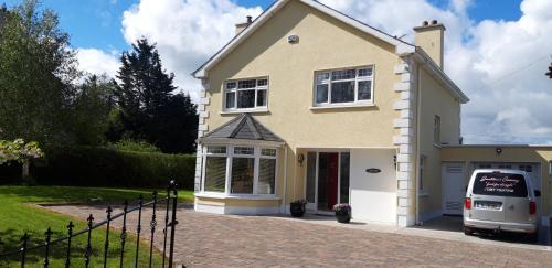 Arvagh House | SHALOM - IN THE HEART OF THE LAKES