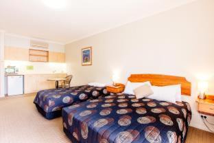 West Mackay Hotel | Shamrock Gardens Motel