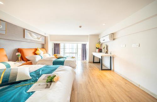 Minhang Apartment | Shanghai Hills & Freshly Home Loft Retreat with 17&2 Line Access near NECC