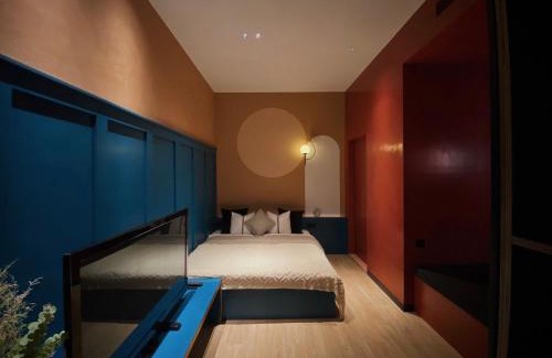 Xujiahui Apartment | Shanghai Hills & Gefii Hengshan Road close to Hengshan rd bar street and subway line1