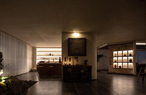 Shangri-La Hotel | Shangri-La's Three Seasons Resort & Hotel