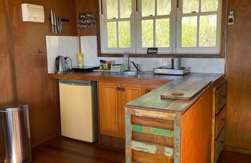 Verrierdale Cabin | Shanti Cabin: Private Hinterland Retreat w/Porch, AC & Kitchenette Near Noosa