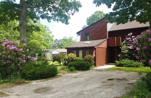 Wareham Center House | Share my Home- Walk to Beach - King Bed - Washer- Dryer