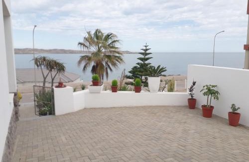 Luderitz House | Shark Island Guesthouse