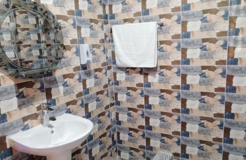 Cape Coast Apartment | Shark's Guest House