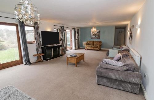 Shatterford House | Shatterford Lakes